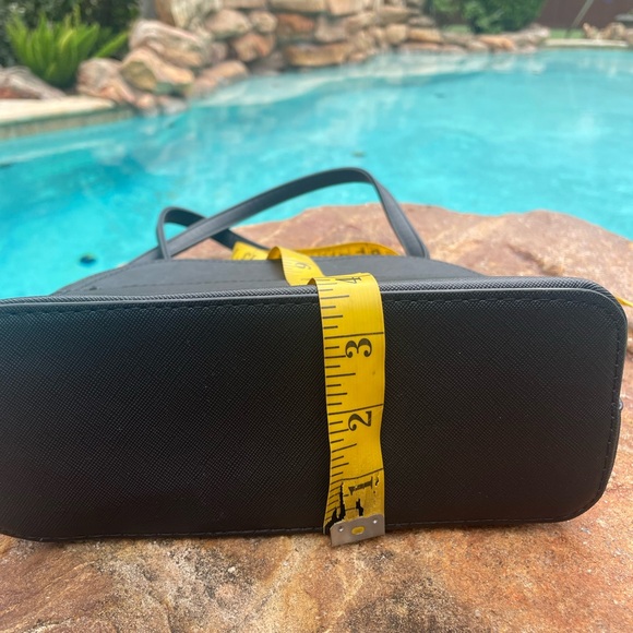 EUC Steve Madden “BMaggie” Black Crossbody Bag with Gold Chain Detail - Picture 4 of 11